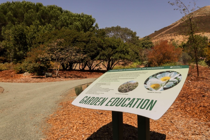 Sign of garden education at the arboretum