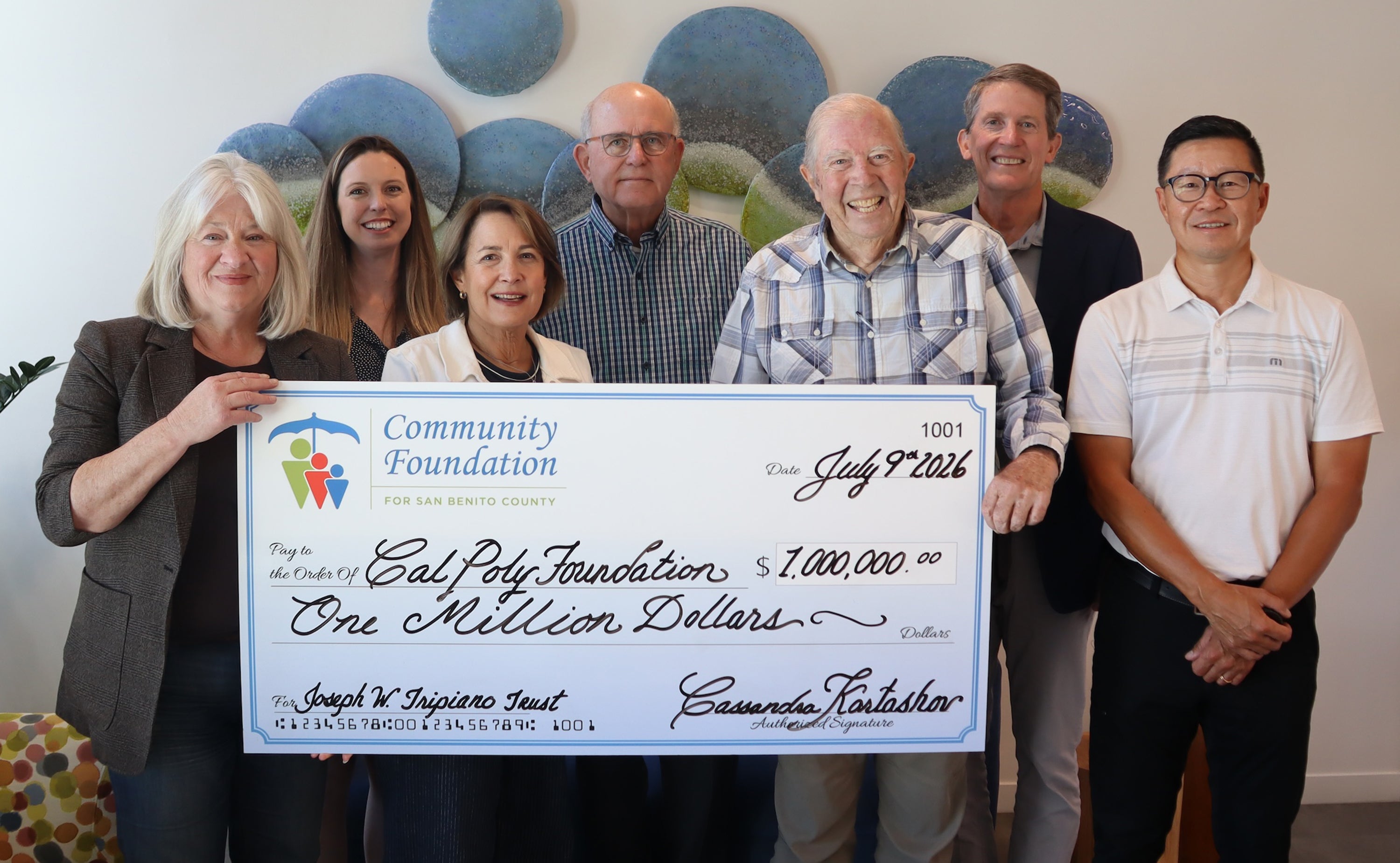 From left to right: Kim Sprayberry, associate department head of the Animal Science Department, Cassandra Kartashov, CEO of the Community Foundation for San Benito County, Susan Schwabacher, Tom Scott, Frank Tripiano, Tim Northrop, senior director of development in the College of Agriculture, Food and Environmental Sciences and Chang So, chair of the board of directors of the Community Foundation for San Benito County.&nbsp;