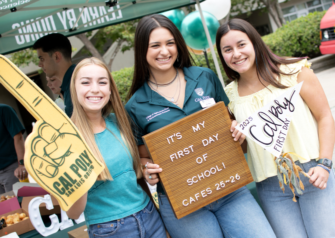 College of Agriculture, Food and Environmental Sciences students on the first day of class at Cal Poly