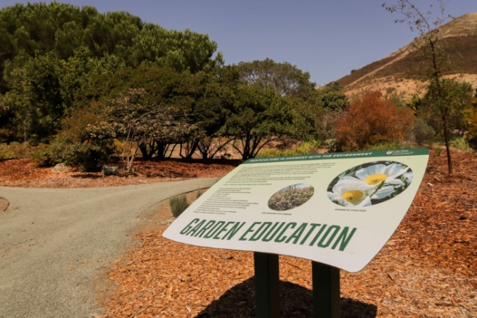 Sign of garden education at the arboretum
